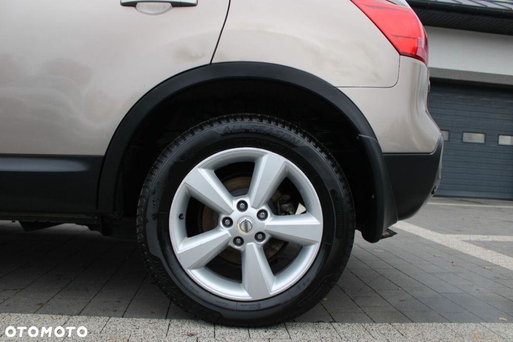 Nissan Qashqai 2.0 dCi 4 x 4 DPF tekna - 19