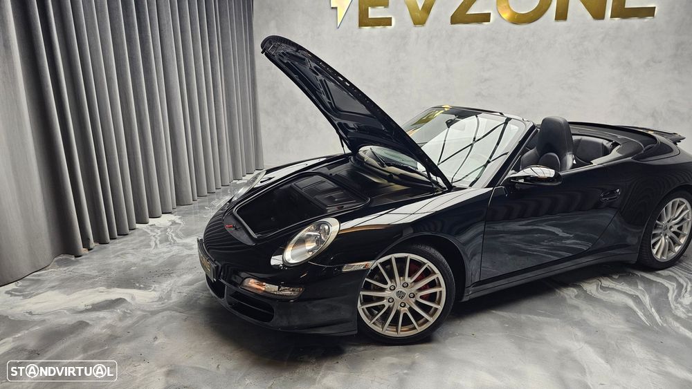 Porsche 911 (997) Carrera 4 S Cabriolet - 30