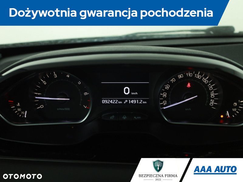 Peugeot 208 - 10
