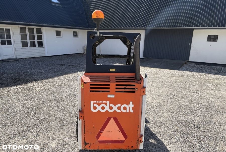 Bobcat 443 - 8
