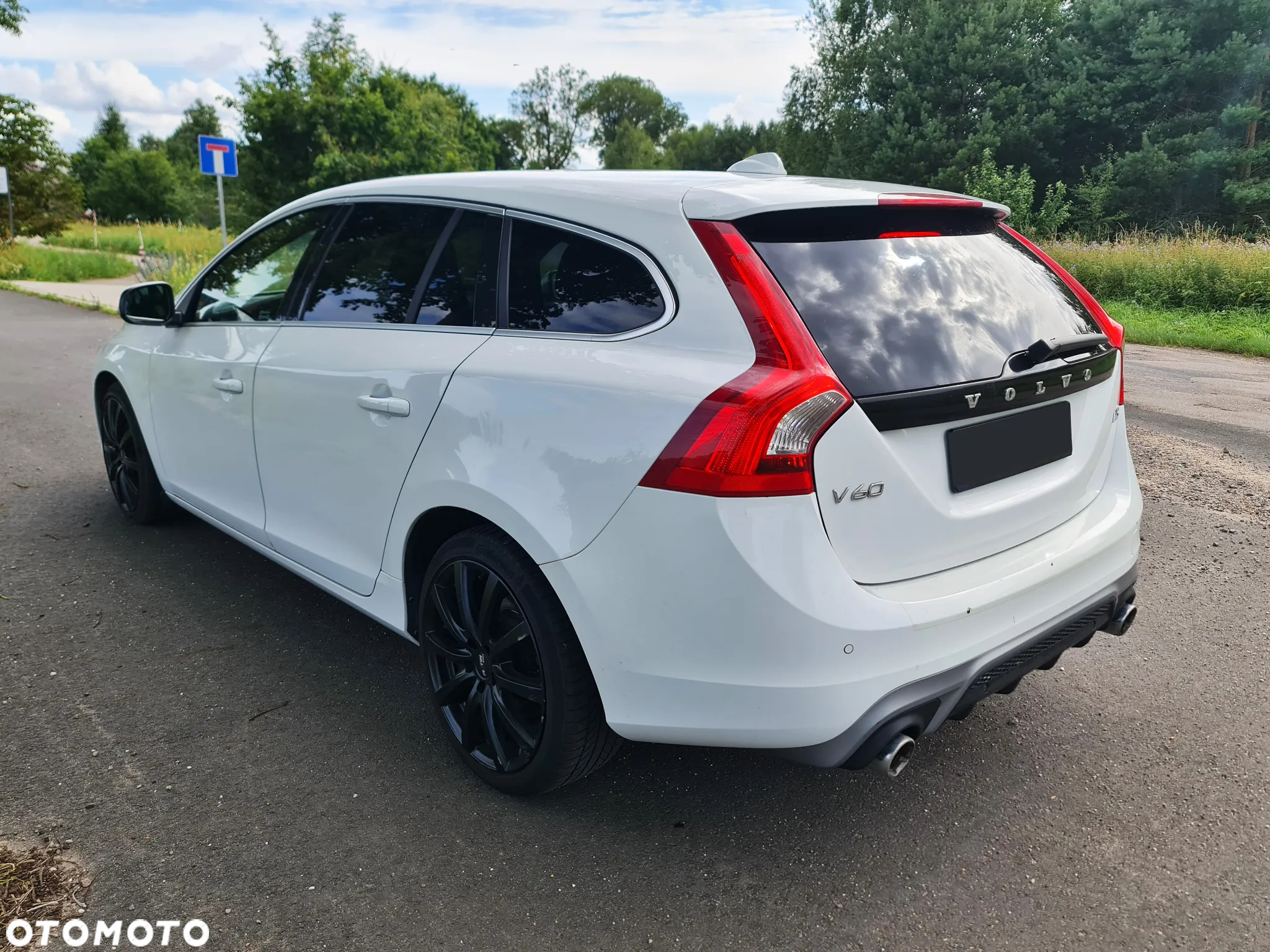 Volvo V60 D3 R-Design - 4
