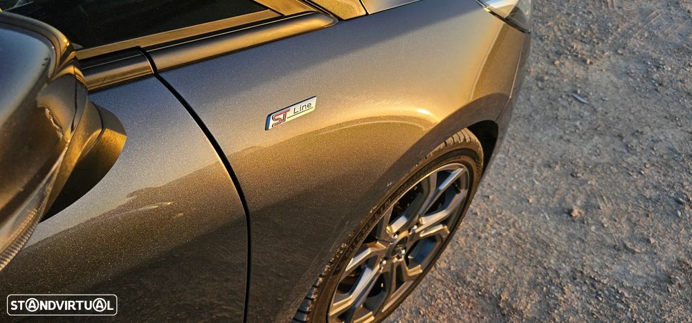 Ford Fiesta 1.0 EcoBoost ST-Line - 27