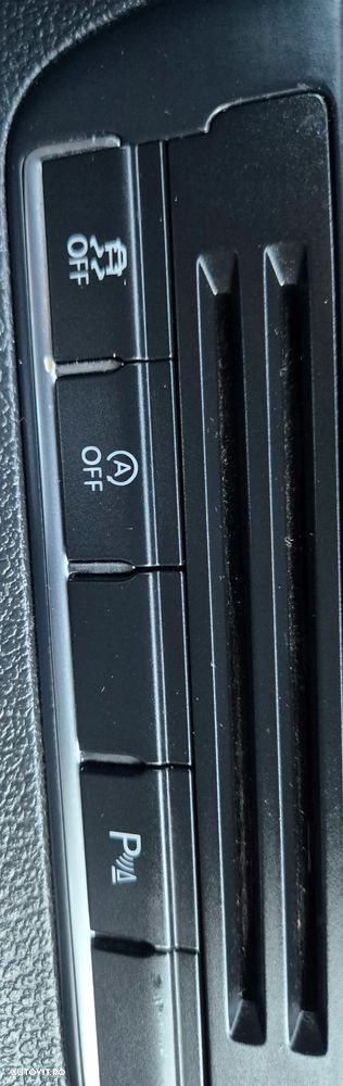 Volkswagen Golf 1.6 TDI BlueMotion Technology Comfortline - 21