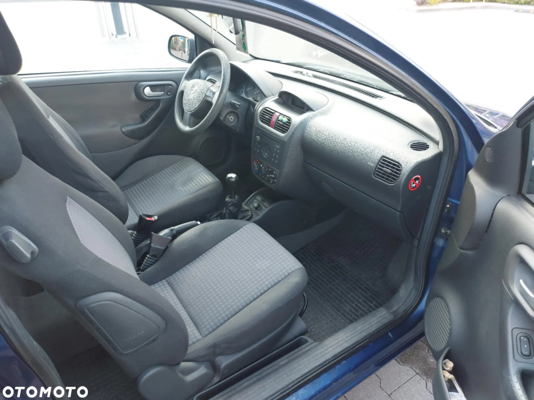 Opel Corsa 1.0 12V Cosmo - 11