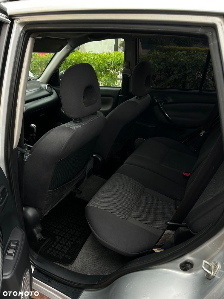 Toyota RAV4 2.0 D-4D 4x4 - 18