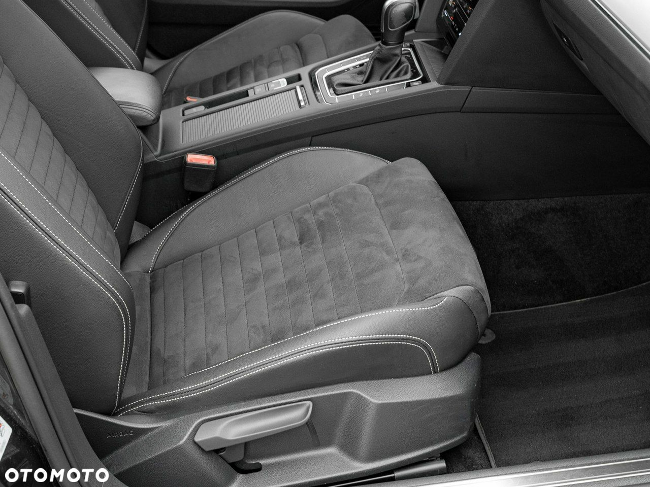Volkswagen Passat 2.0 TDI Elegance DSG - 31