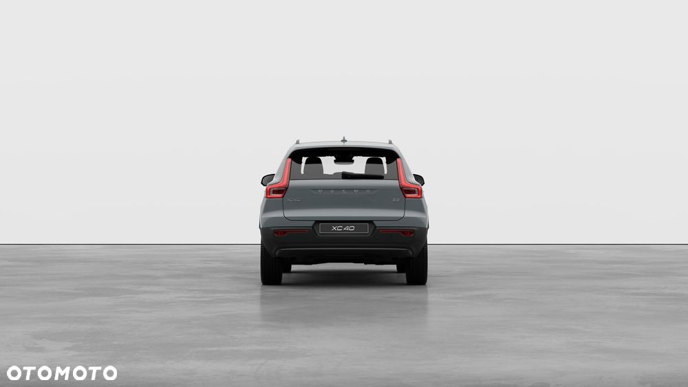 Volvo XC 40 B3 Plus Dark - 3