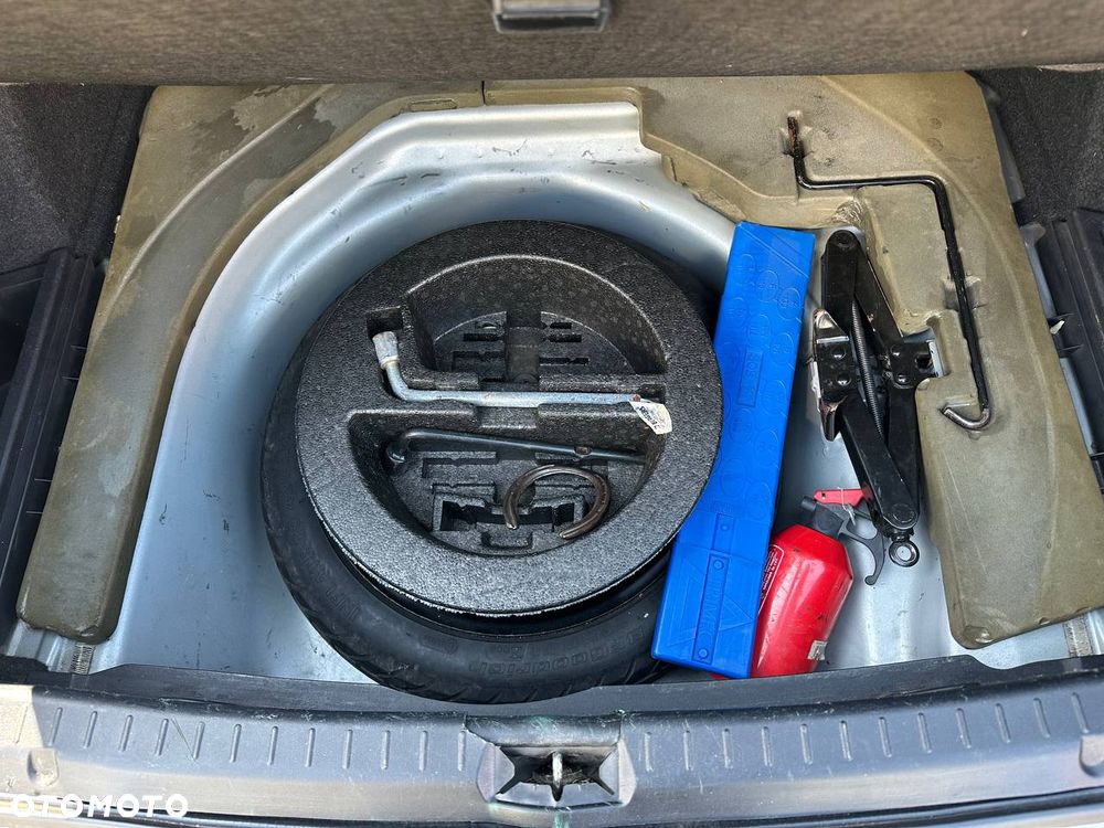 Toyota Avensis 2.0 D-Cat Sol - 13