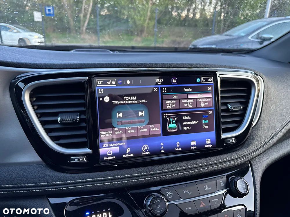 Chrysler Pacifica - 24