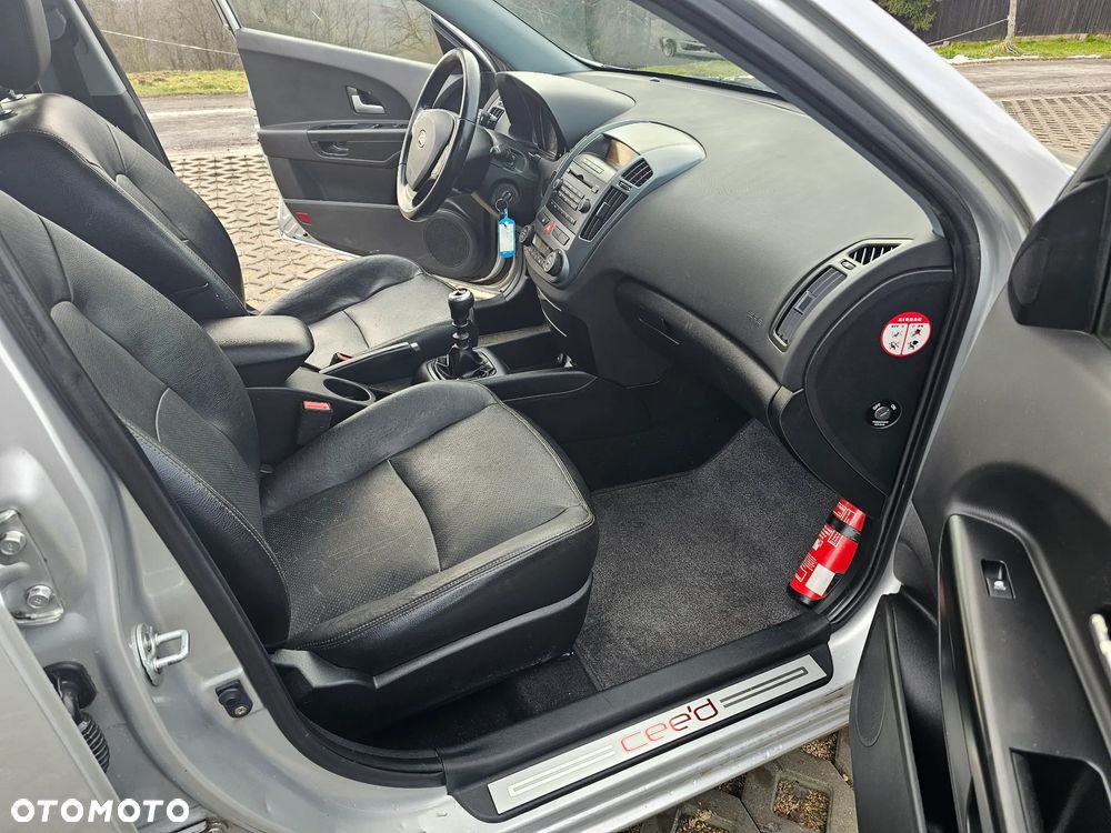 Kia Ceed 1.6 CRDi Spirit - 8