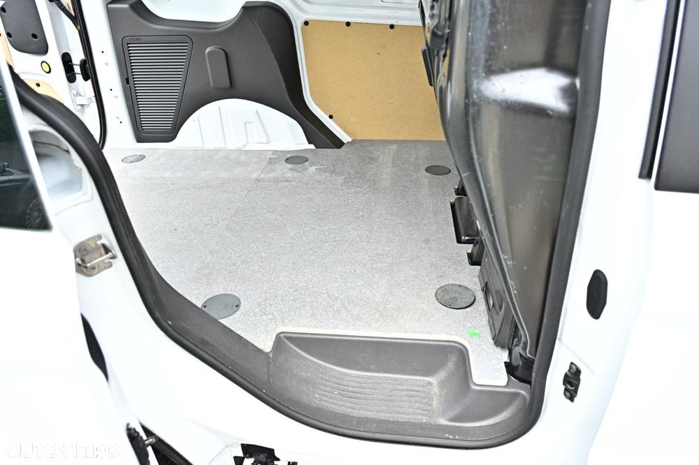 Ford Transit Connect - 22