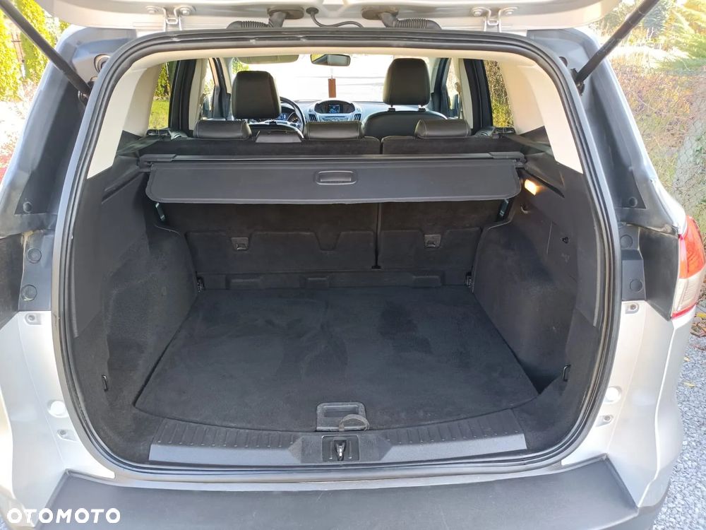 Ford Kuga 2.0 TDCi 2x4 Champions Edition - 29