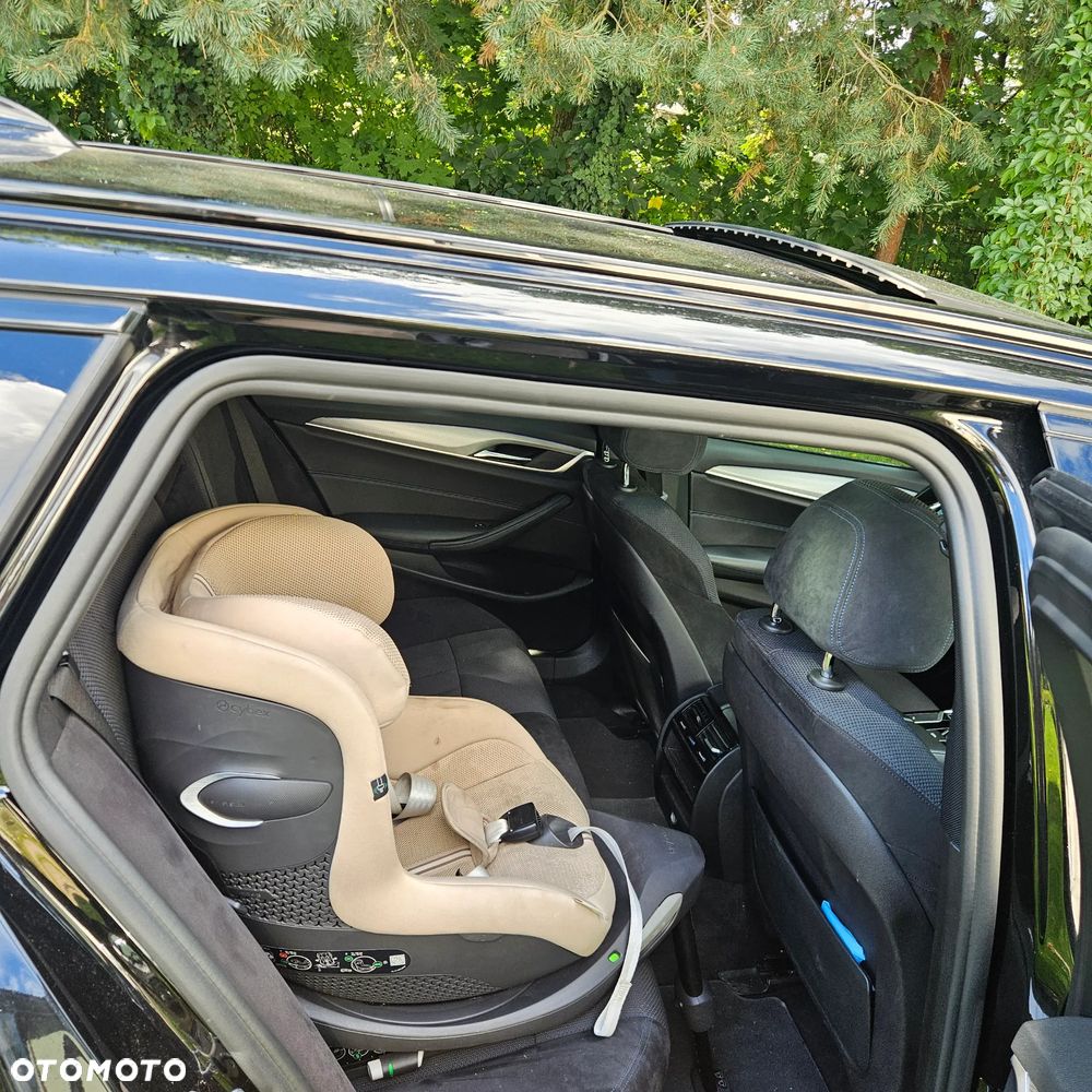 BMW Seria 5 530i xDrive M Sport sport - 9