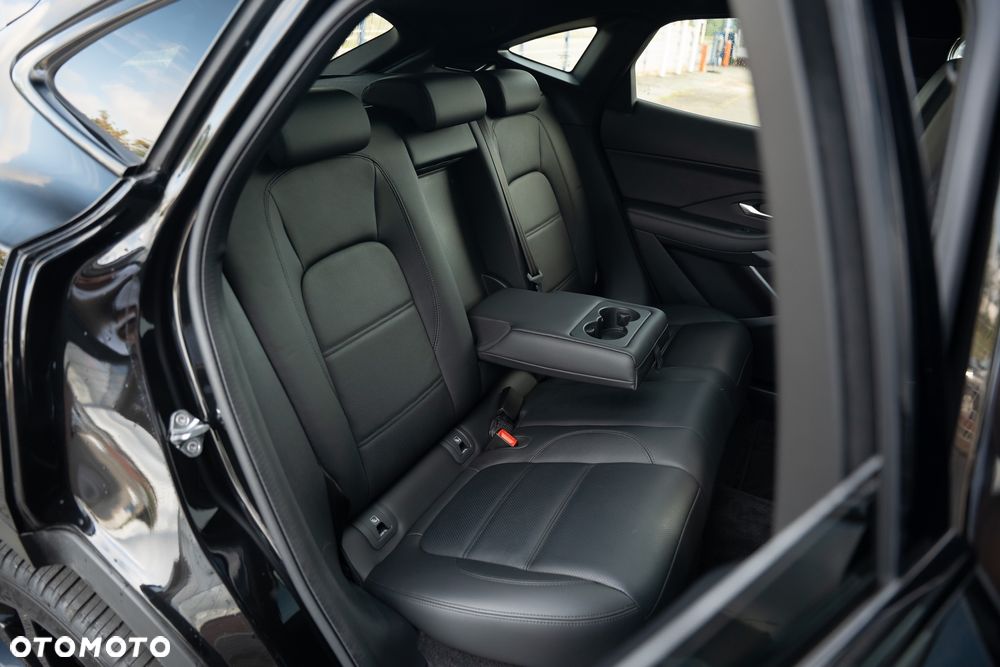 Jaguar E-Pace D165 AWD R-Dynamic SE - 36