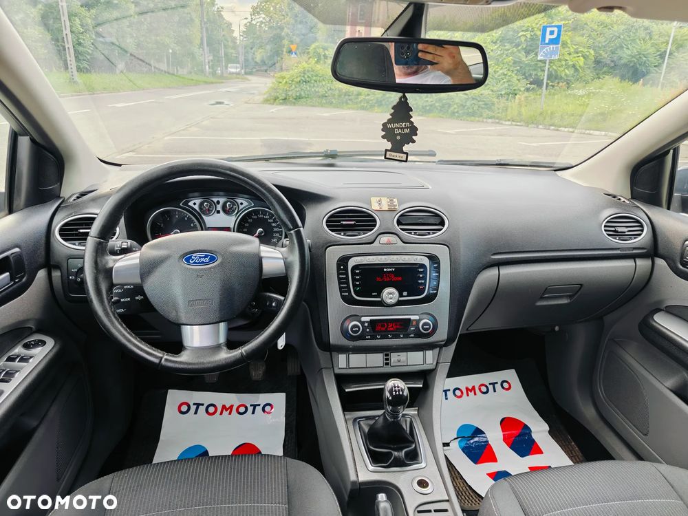 Ford Focus 1.8 Ghia - 6