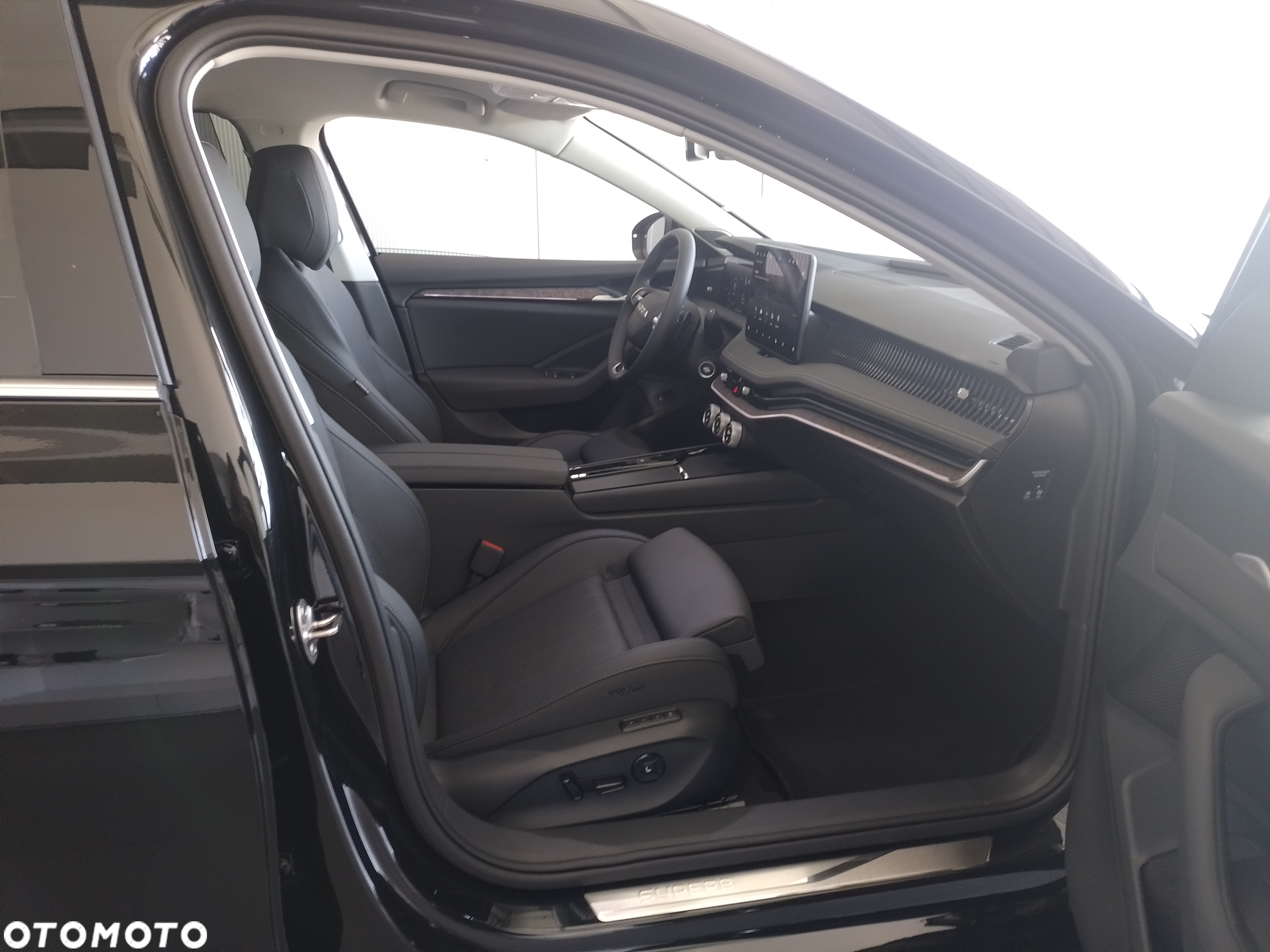 Skoda Superb 2.0 TSI L&K DSG - 28
