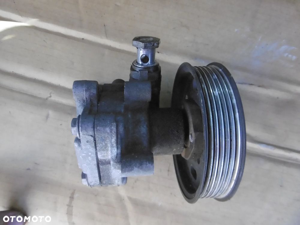 POMPA WSPOMAGANIA VW CADDY III 1.9TDI - 2