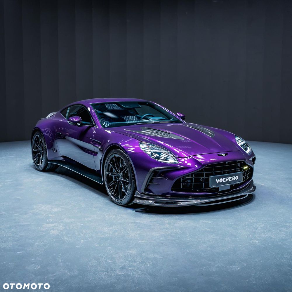 Aston Martin Vantage - 1