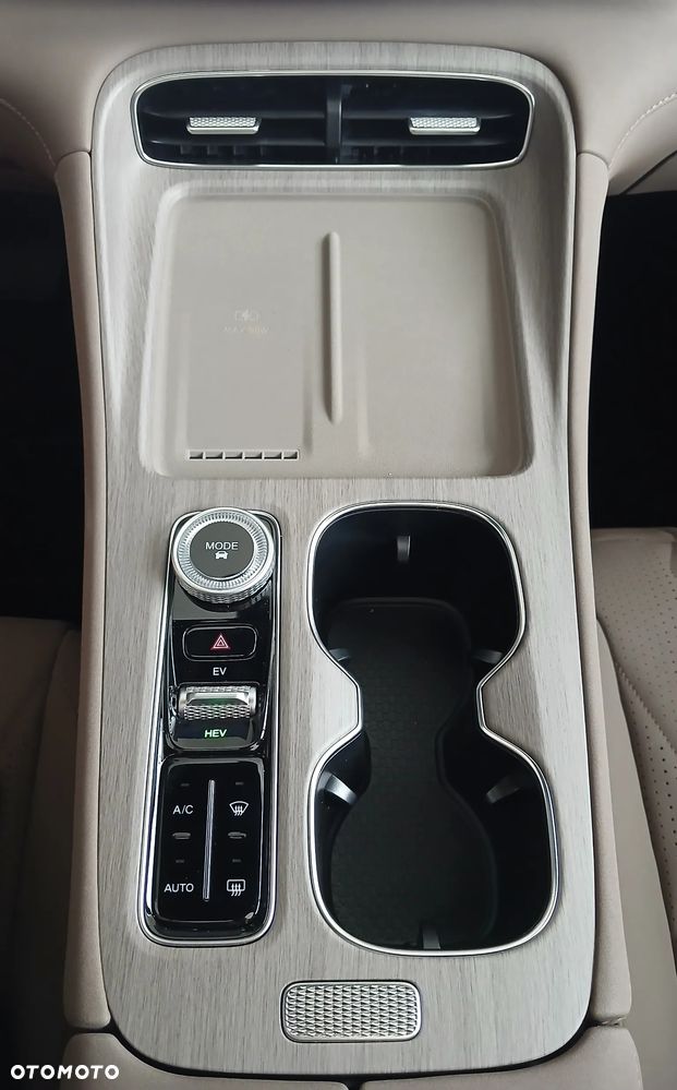 Chery Tiggo 8 1.5 T-GDI Super Hybrid Prestige DCT - 18