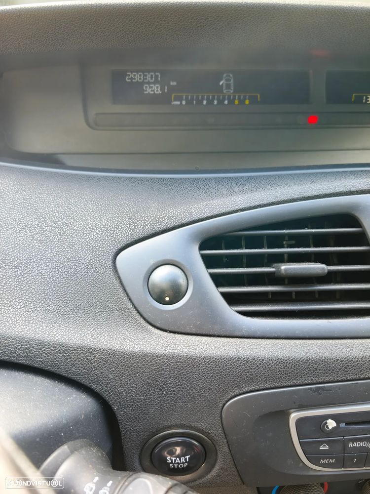 Renault Scénic 1.5 dCi Dynamique S - 8