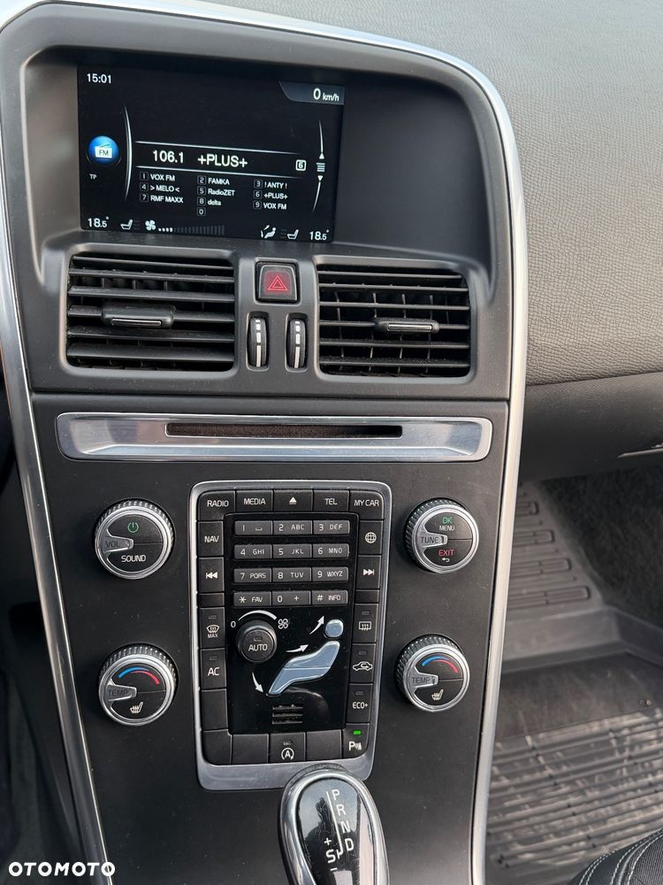 Volvo XC 60 D4 Geartronic Momentum - 14