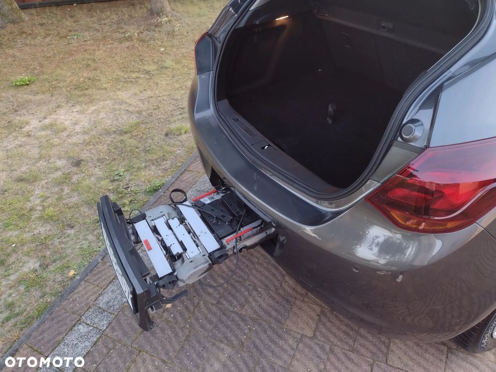 Opel Astra 1.4 Turbo Exklusiv - 25