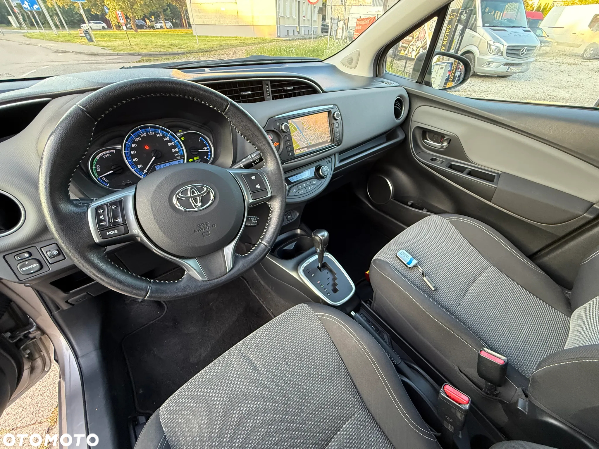 Toyota Yaris Hybrid 1.5 VVT-i Selection - 18