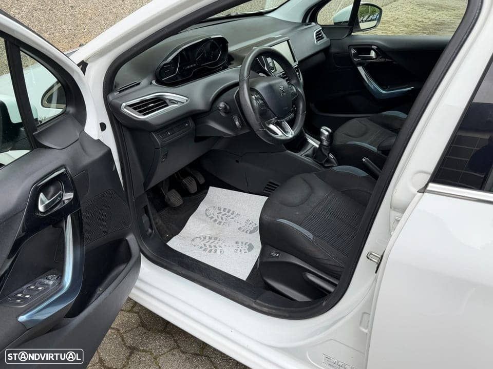 Peugeot 208 1.6 e-HDi Active - 10