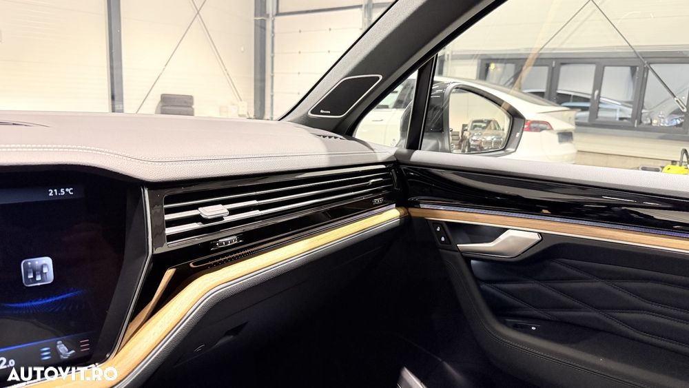 Volkswagen Touareg 3.0 V6 e-Hybrid 4Motion Aut. Atmosphere - 35