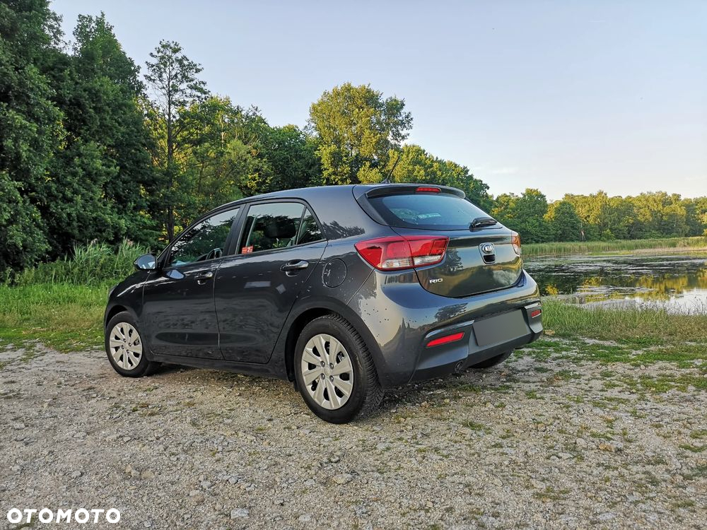 Kia Rio - 12