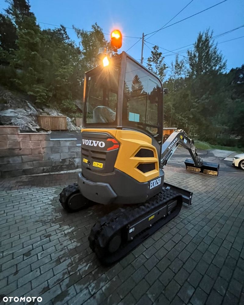 Volvo ECR25D - 18