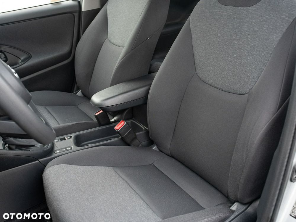 Toyota Yaris - 12