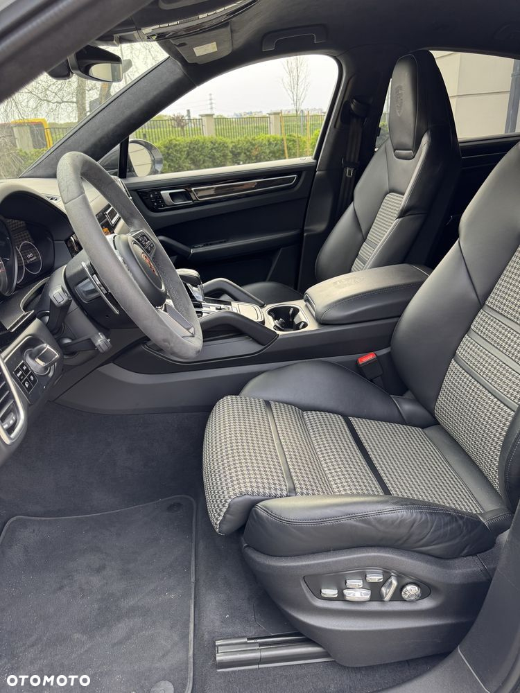 Porsche Cayenne Coupe S - 13