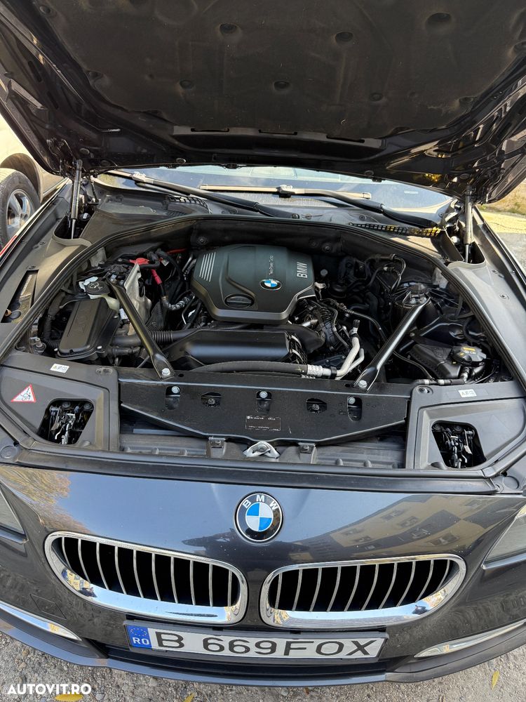 BMW Seria 5 520d Aut. Luxury Line - 7