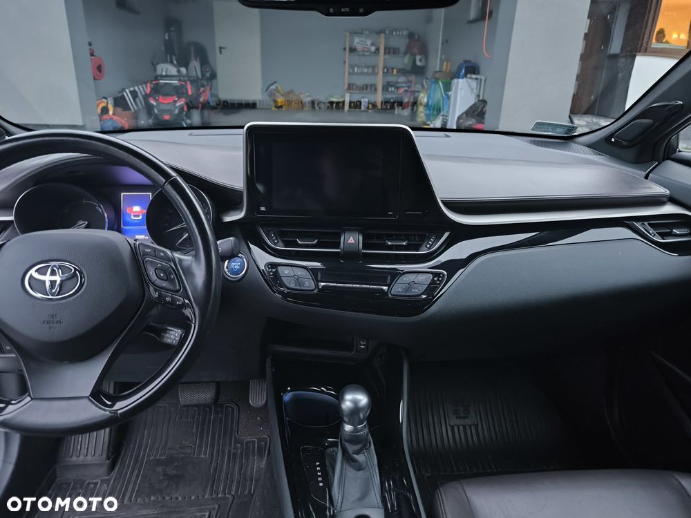 Toyota C-HR 1.8 Hybrid Prestige - 2