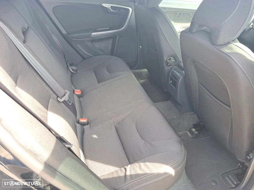 Volvo V60 1.6 D2 Drive Kinetic Start/Stop - 26