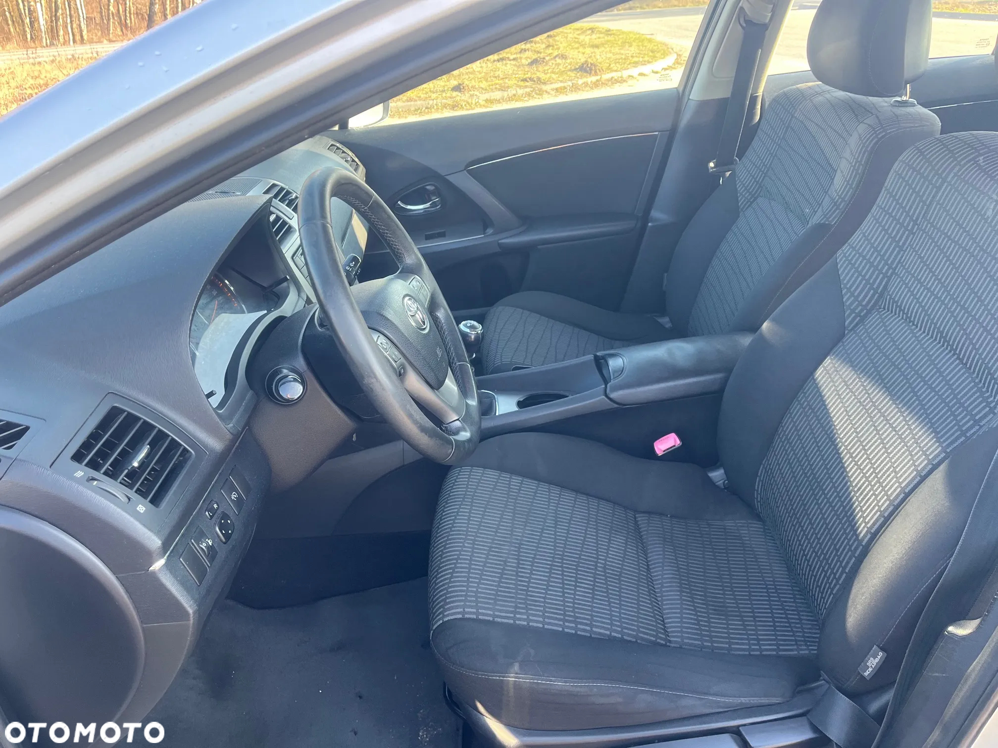 Toyota Avensis 2.0 D-4D Sol+NAVI - 11