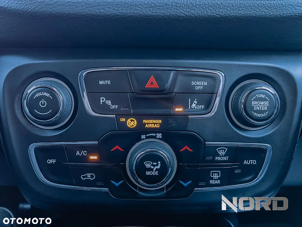 Jeep Compass 2.0 MJD Night Eagle 4WD S&S - 23