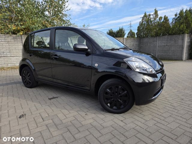 Daihatsu Sirion - 3