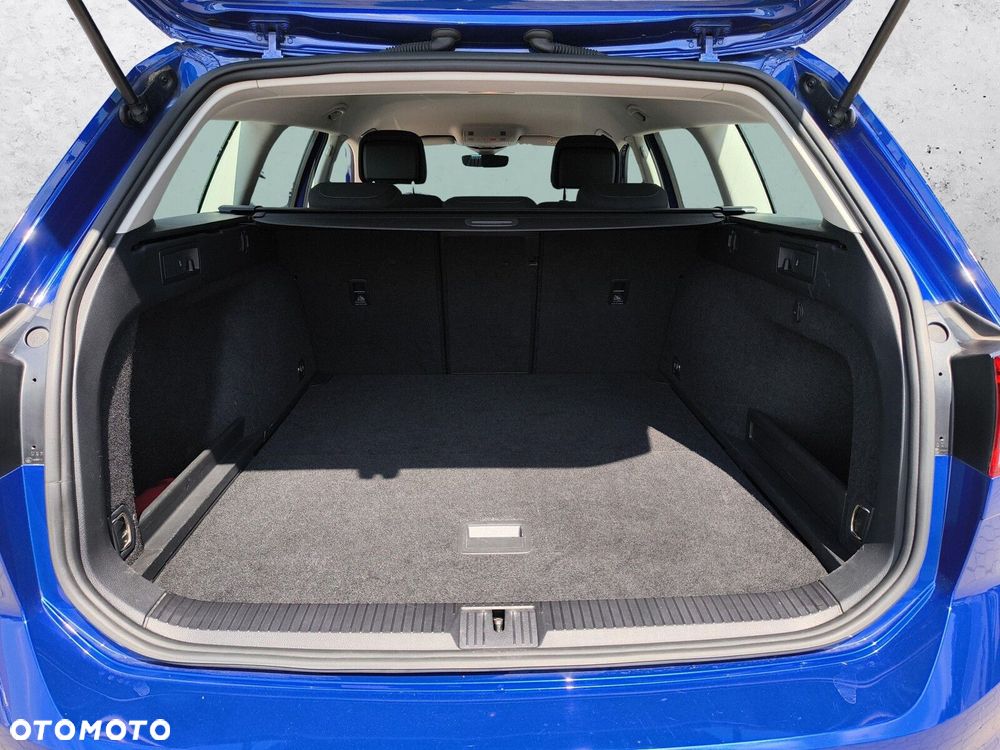Volkswagen Passat - 28
