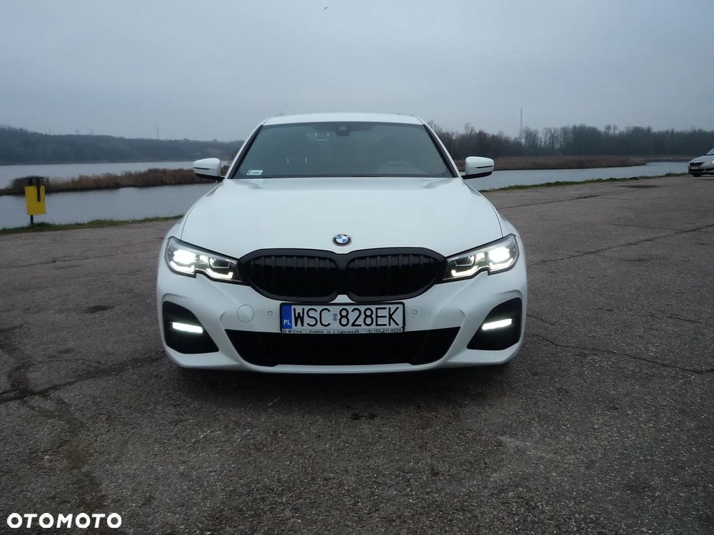 BMW Seria 3 330i xDrive M Sport sport - 3