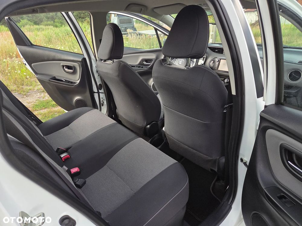 Toyota Yaris Hybrid 100 Dynamic EU6 - 24