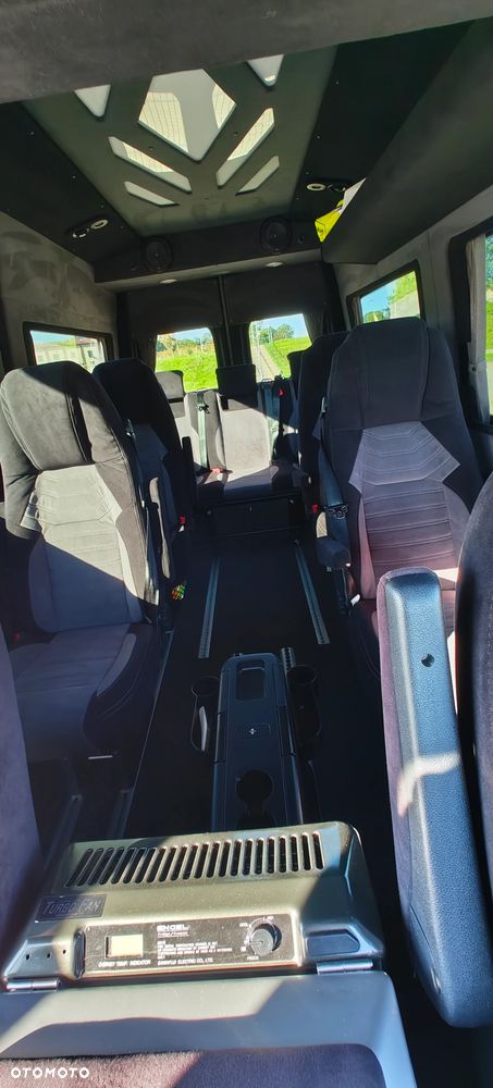 Mercedes-Benz Sprinter - 9