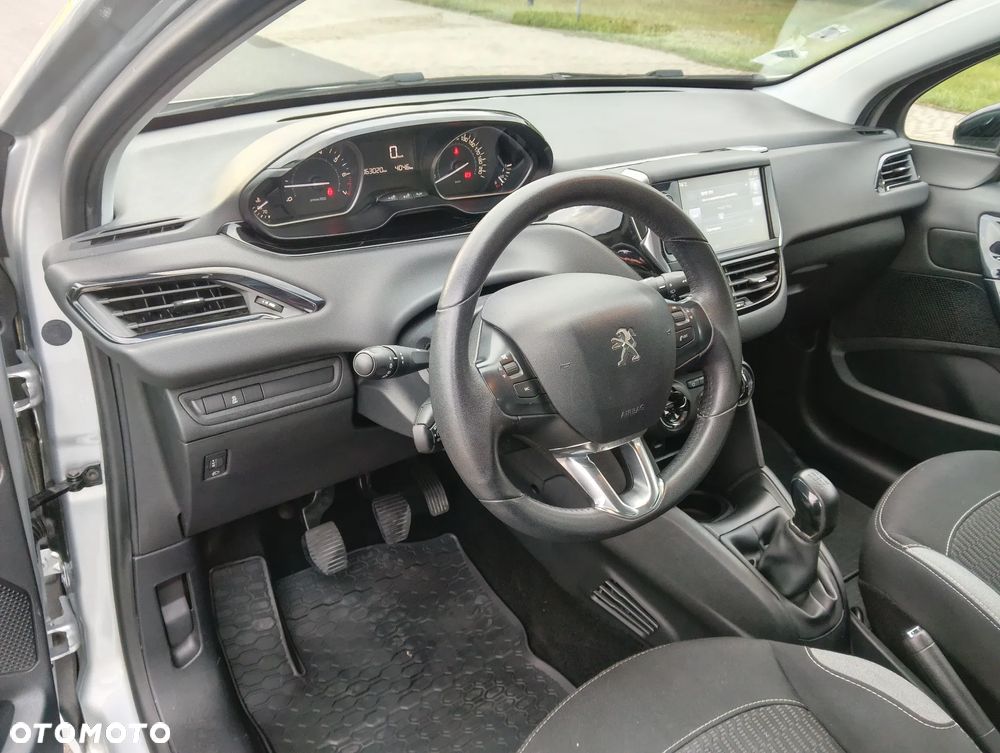 Peugeot 208 1.2 PureTech Style - 20