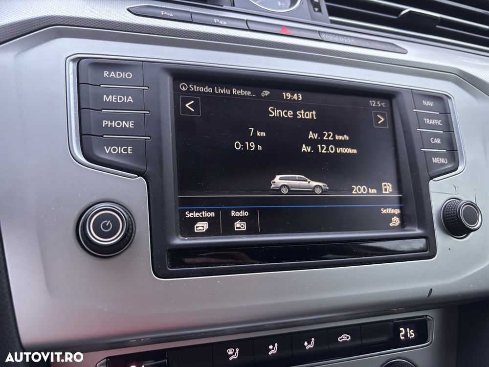Volkswagen Passat - 12