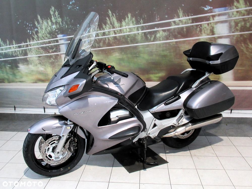 Honda ST - 4