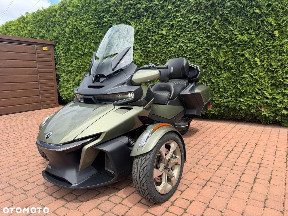 Can-Am Spyder - 1