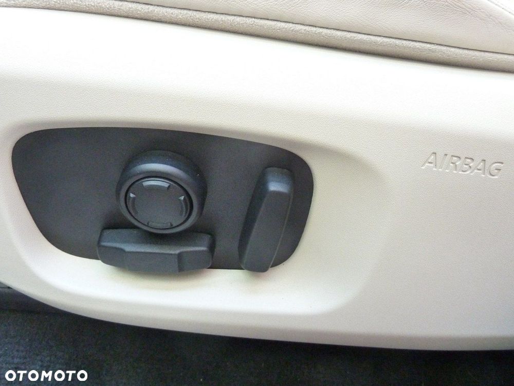 Land Rover Range Rover Evoque - 11