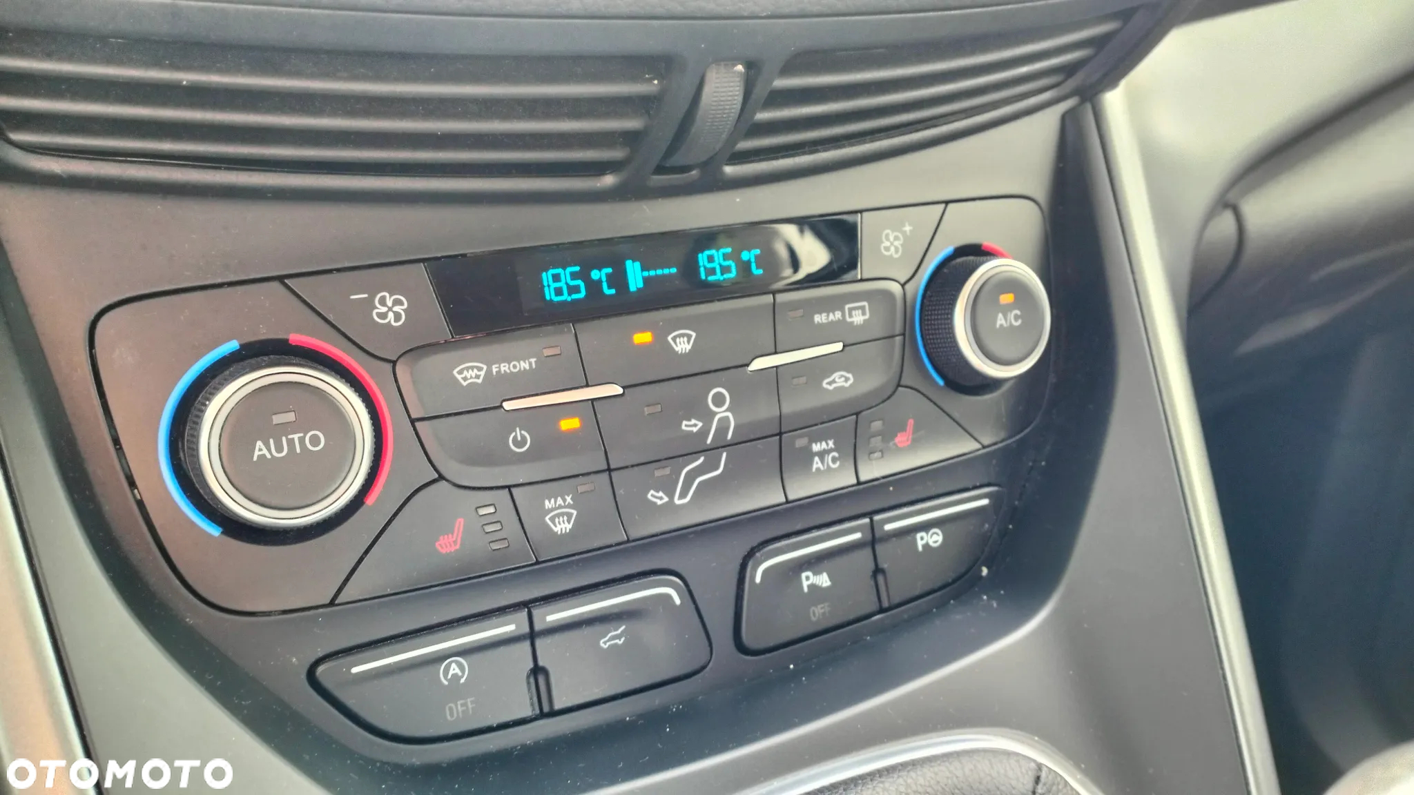 Ford Kuga - 11