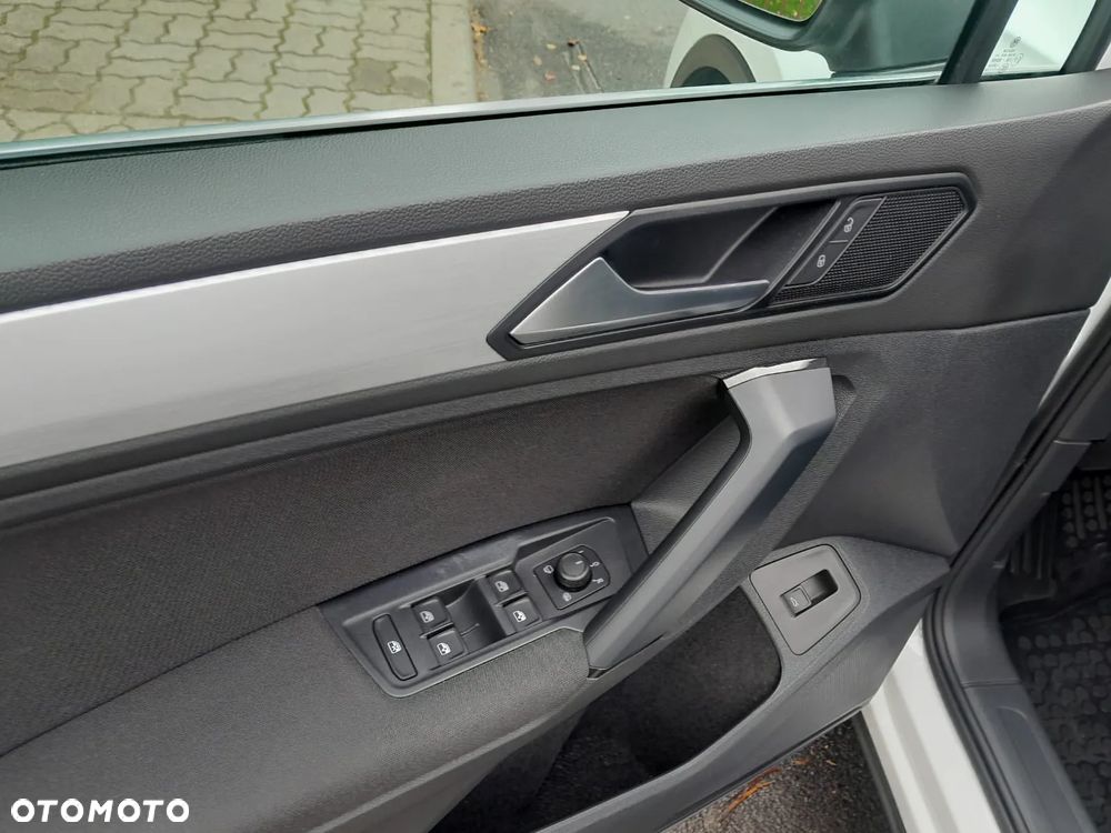 Volkswagen Tiguan - 19